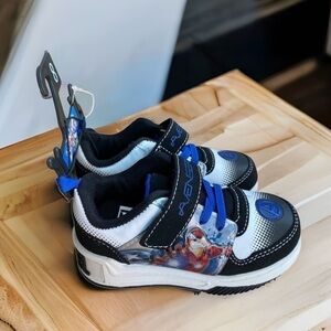 Marvel Avengers Light Up Shoes Sneakers NWT Sz 8 Toddler Blue White Black Iron